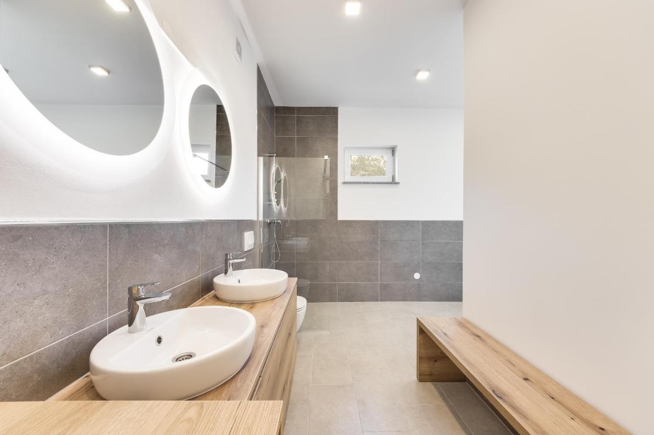 Chic Apartments With Balcony And Spa In Mojstrana Extérieur photo