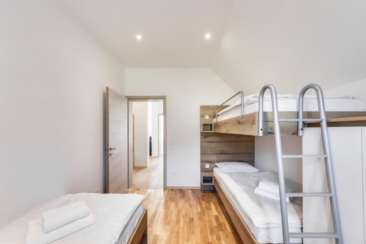 Chic Apartments With Balcony And Spa In Mojstrana Extérieur photo